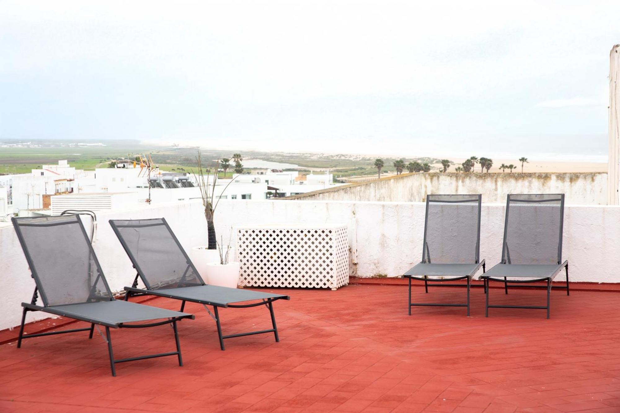 Conil Apartamentos La Dama Y El Vagabundo Conil De La Frontera Luaran gambar